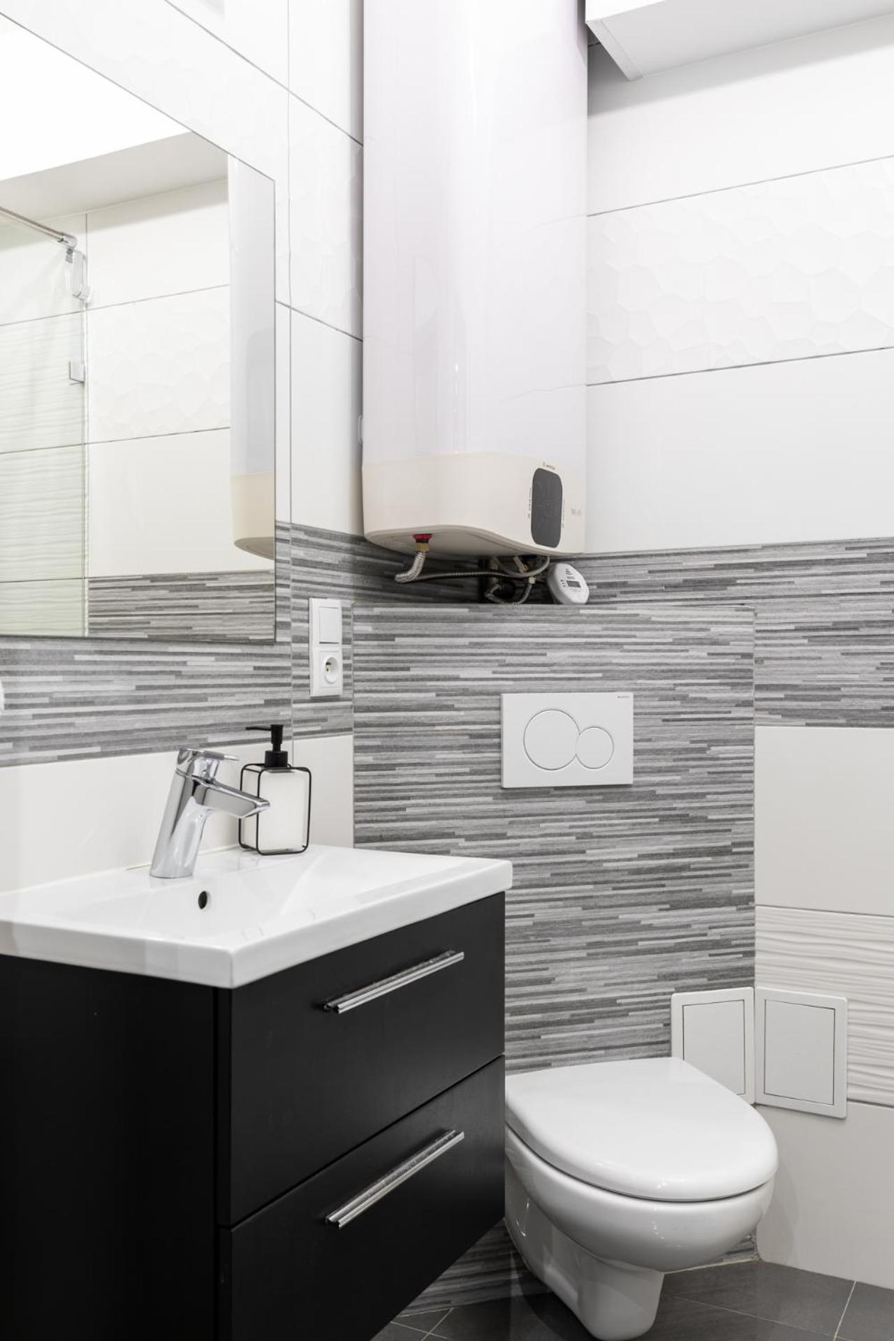 Apartamenty Premium, Faktura Vat, Zrodlowa Centrum Parter Ground Floor Parking Super Lokalizacja Two Bedrooms Kitchen 50 M2 Kielce Exterior foto